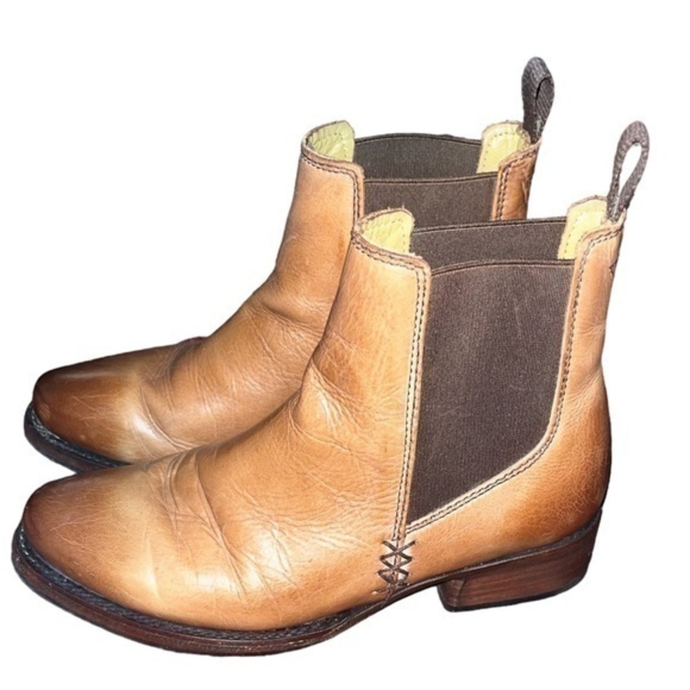 Seal of the Sutro leather Ortega boot in honey 8.5